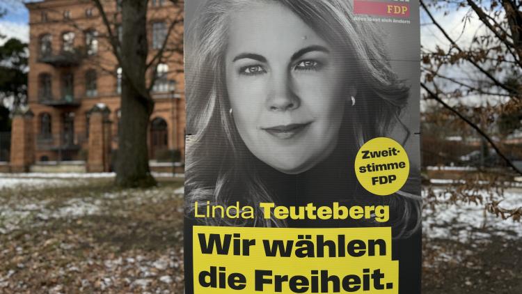 Plakatfoto mit Linda Teuteberg